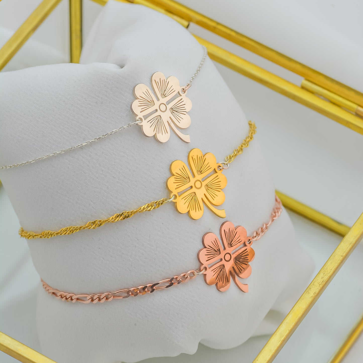 Yonca Dört Yaprak Çizgili Bileklik