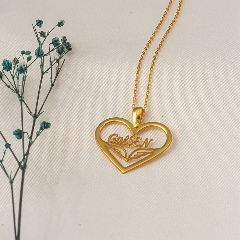 Kalp İçinde Kanatlı İsim Kolye - Forse Zincirli